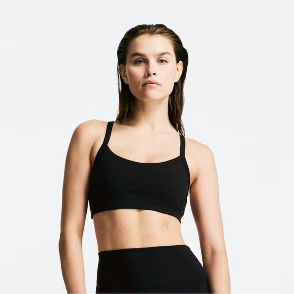 💙 H&M Black Women's Sports Bra (like new)
